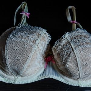 New bras Betsy Johnson